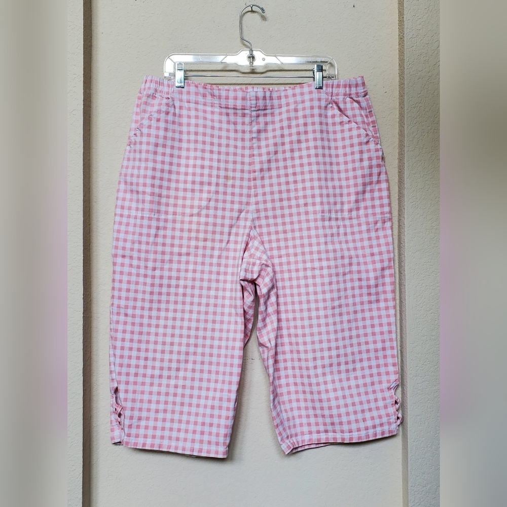 croft & barrow Pink and White Gingham Capris